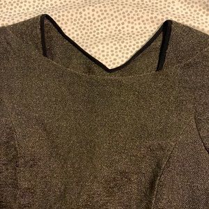 Theory Size 6 Short Sleeve Pewter Color Top